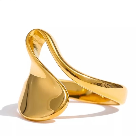 Minimalist Irregular Ring - Picture 8 of 8